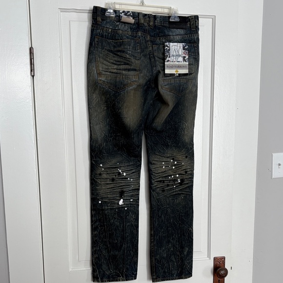 Distressed Road Narrows Demin Jeans with Paint Splatter - Picture 6 of 6
